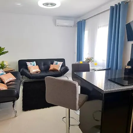 Precioso Apartamento Con Piscinas Y Vistas Al Mar. Benalmadena Exterior photo